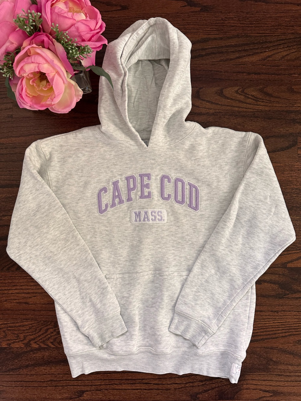 Cuffy’s Cape Cod logo hoodie, size M/10-12